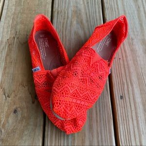 TOMS - Neon orange lace Slip-ons!